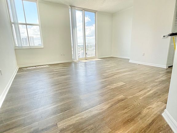 3rd image of 255 Evernia St APT 1514