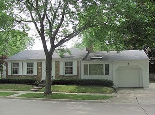 1631 E Hampton Ave, Whitefish Bay, WI 53217