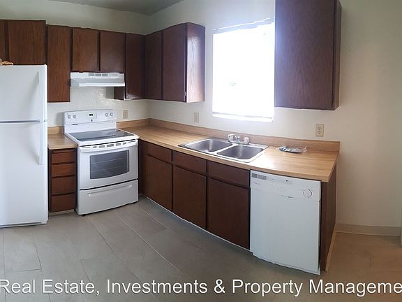 2nd image of 833 I St