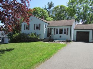 8 Woodvale Road Ext, Branford, CT 06405