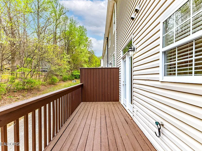 10708 Prince Albert Way — Photo 23