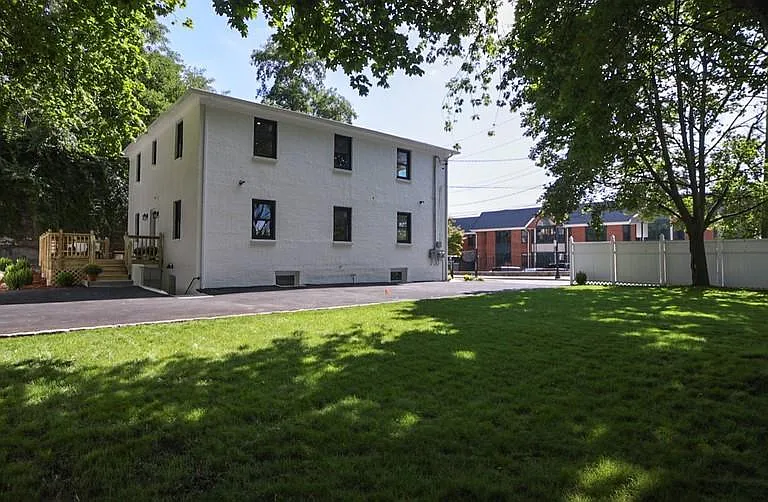 25 Van Duzen Pl #1 — Photo 25