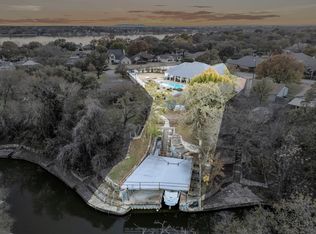 2801 Weylene Paseo St, Granbury, TX 76049