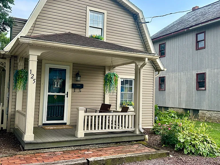 125 Rodney Ln — Photo 2