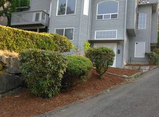 16425 SE 39th Pl, Bellevue, WA 98008