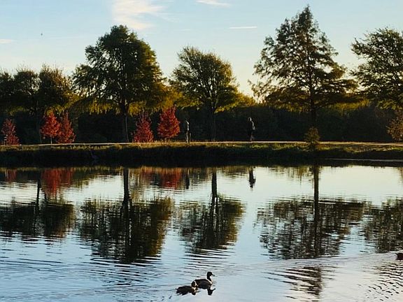 Lake in the Russell Creek Park - Fall view