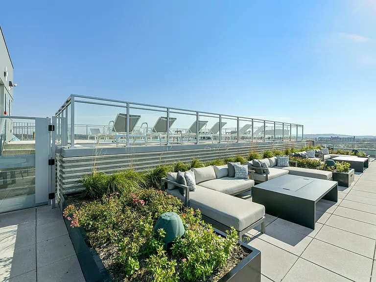 Link Apartments H Street — Photo 18