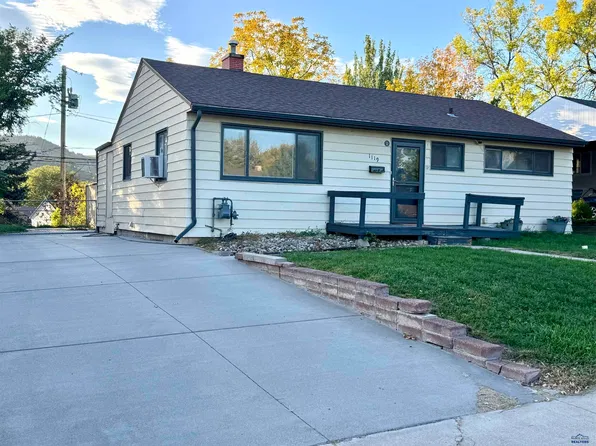 1119 Northeast Dr, Rapid City, SD 57701
