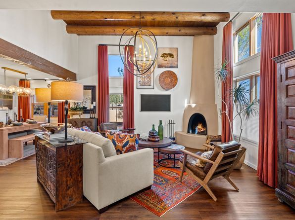 16 Camino De Vecinos, Santa Fe, NM 87507