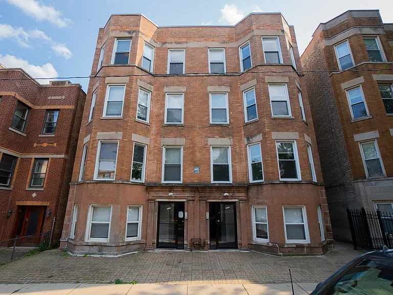 2331 W Superior St #2R — Photo 18
