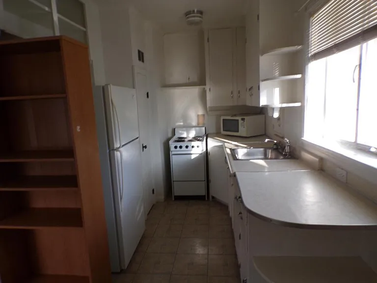 112 Park St #C — Photo 4