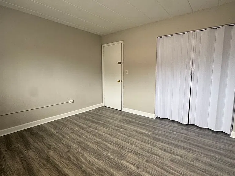 33rd Ave Apartments — Photo 5