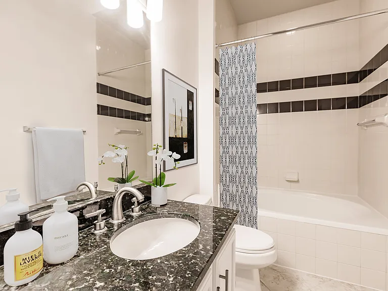 Aviah Flagler Village — Photo 99