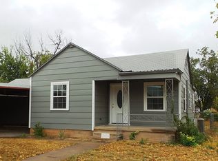 1004 N 10th St, Ballinger, TX 76821