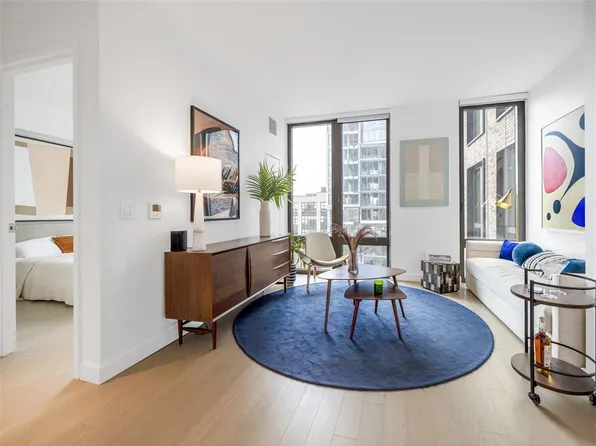 2385 3rd Avenue image 11 of 24