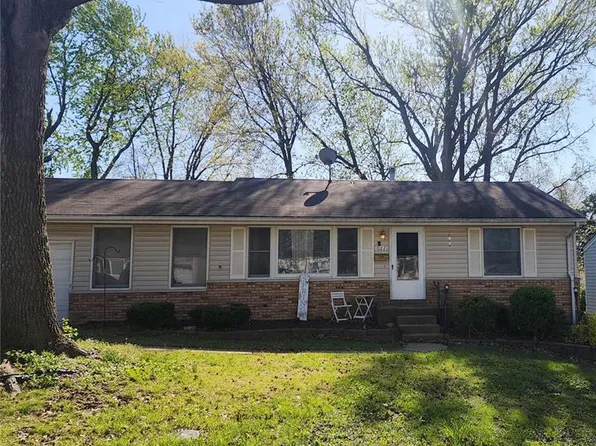 10221 Unicorn Dr, Saint Louis, MO 63137