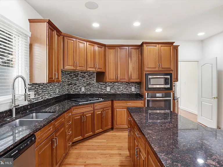 23059 Bronstein Ln — Photo 26