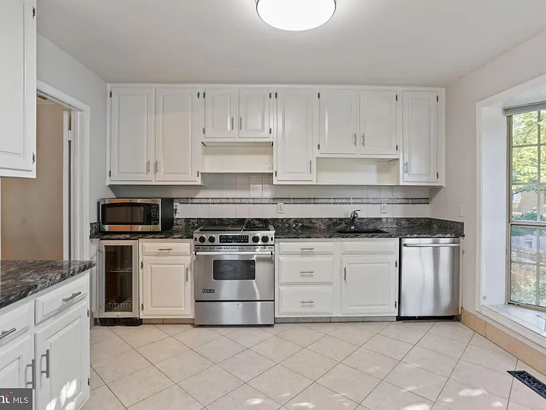 1454 McLean Mews Ct — Photo 10