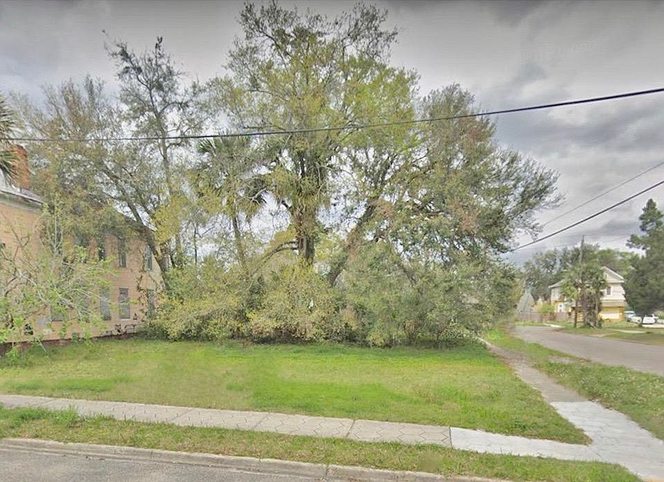 1st image of 53 E 16th St