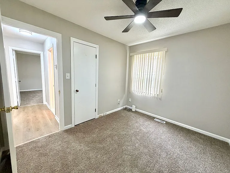 18235 Tracey St — Photo 15