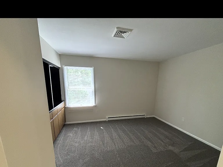 33 Lighthouse Dr #B — Photo 7