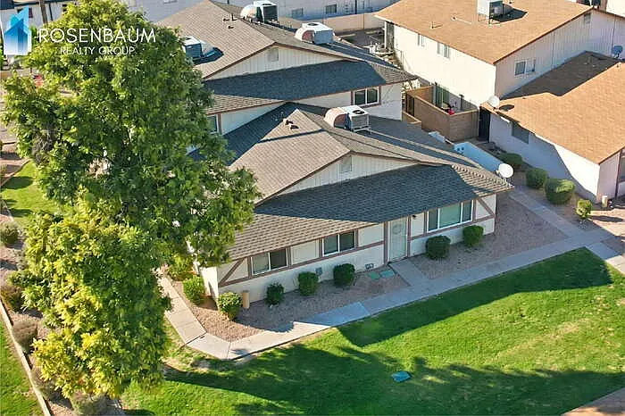2 bed, 1.5 bath, 990 sqft, $1,199 — Photo 2