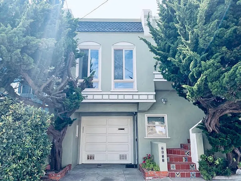 2411 47th Ave — Photo 28