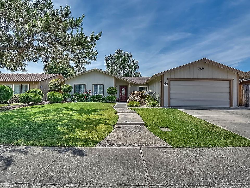 1st image of 9825 Shady Oaks Dr