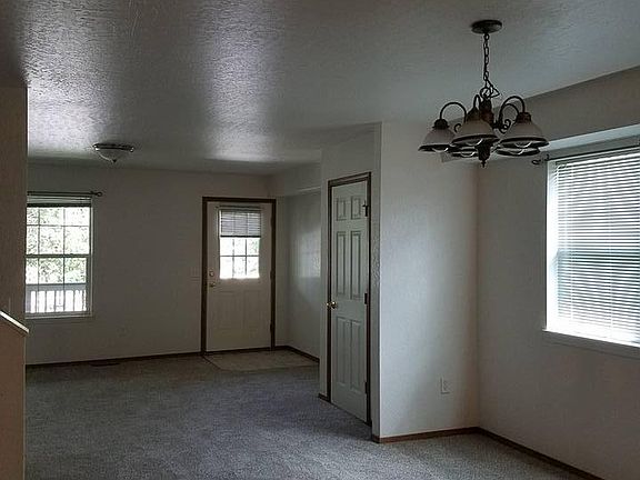 3rd image of 211 Bentley Park Pl #B