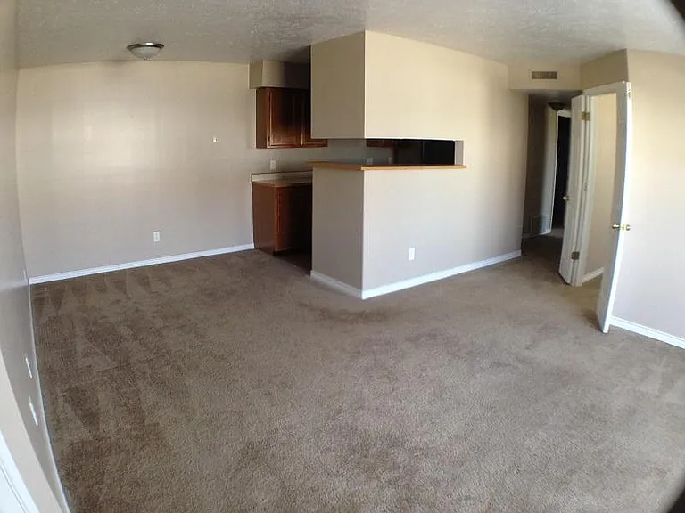 101 Northfield Dr — Photo 4