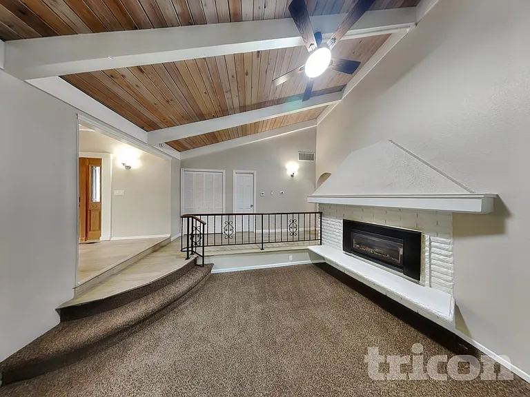 1581 Woodland Ter — Photo 2