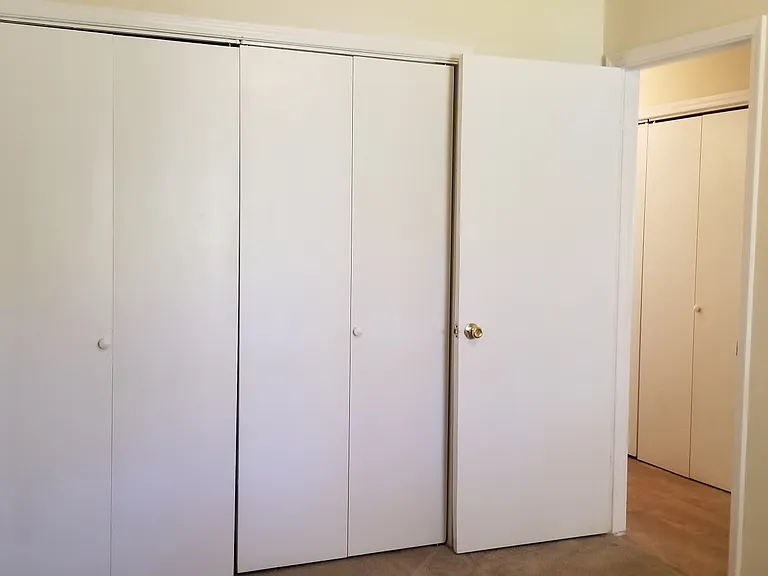 1714 Riverside Ct NE — Photo 8