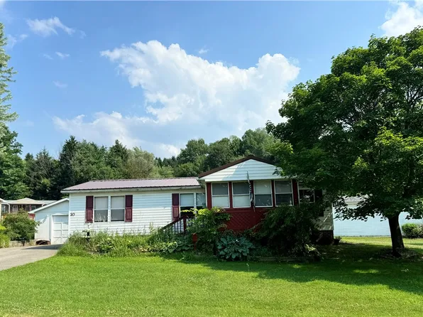 30 Hemlock Dr S, Beaver Falls, PA 15010