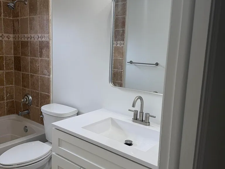 9209 Southampton Pl — Photo 12