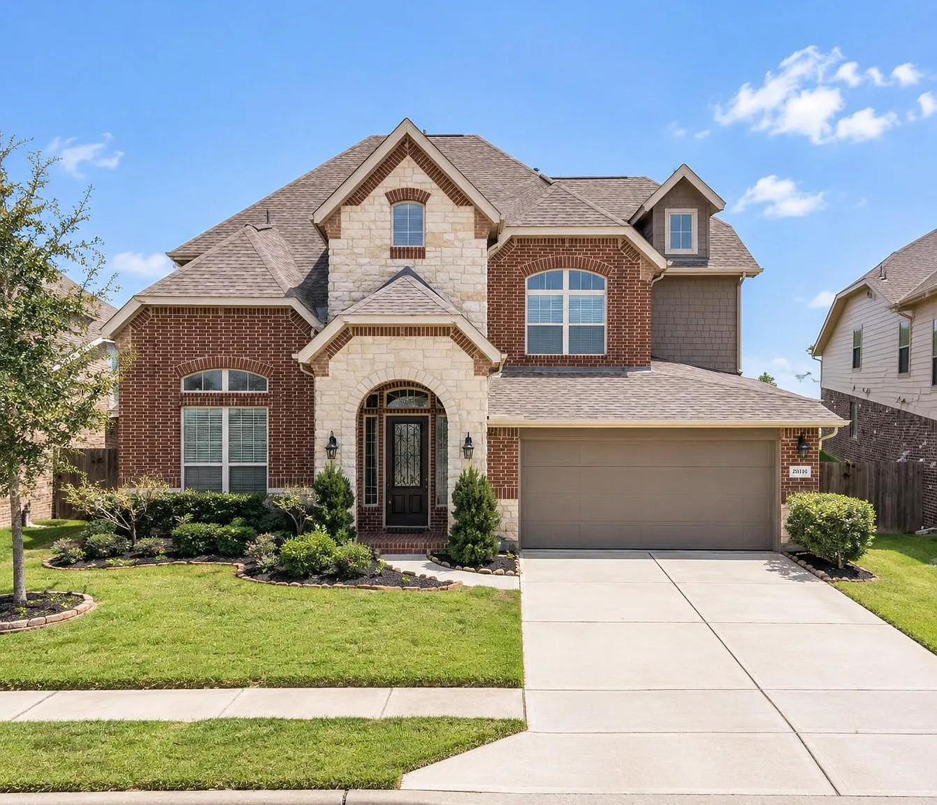 4 bed, 3.5 bath, 3365 sqft, $3,500 — Photo 1