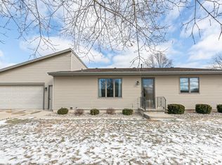 2211 Virginia Dr, Manitowoc, WI 54220