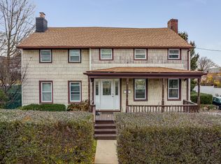 66 Spring St, Oyster Bay, NY 11771