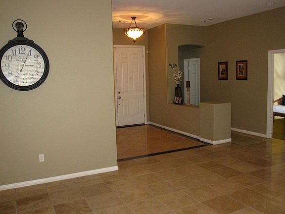 Charming entrance and open