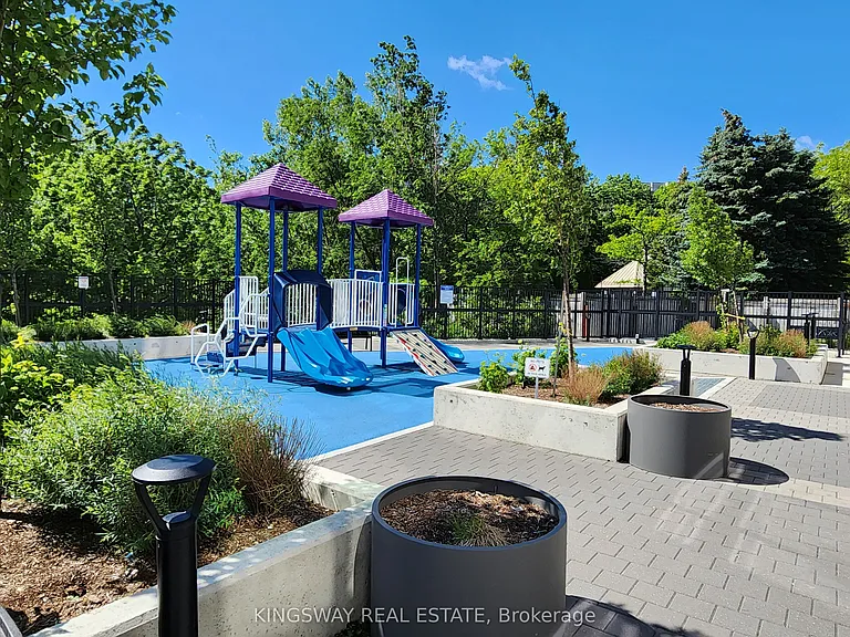 202 Burnhamthorpe Rd E #1207W — Photo 8