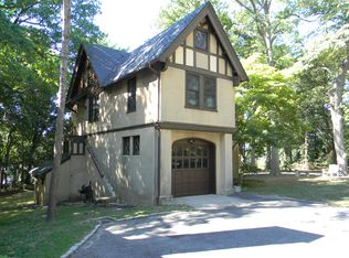 107 Cove Neck Rd, Oyster Bay, NY 11771