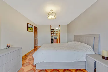 Sold by ListingMule LLC