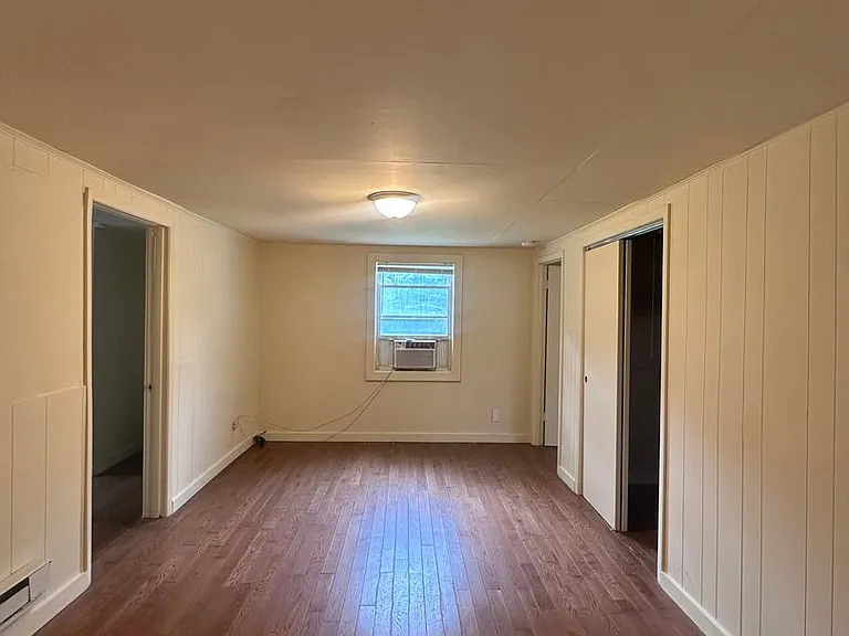 1054 Perimeter Rd — Photo 5