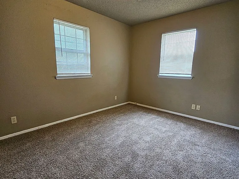 1703 Village Dr — Photo 10
