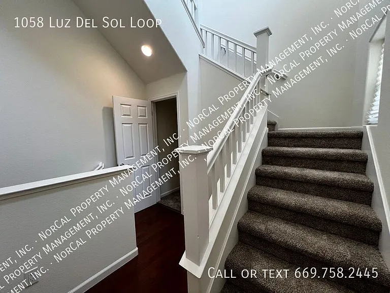 1058 Luz Del Sol Loop — Photo 3