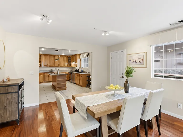609 Stanford Ave — Photo 3