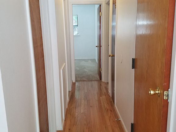 4th image of 221 Parker Ave