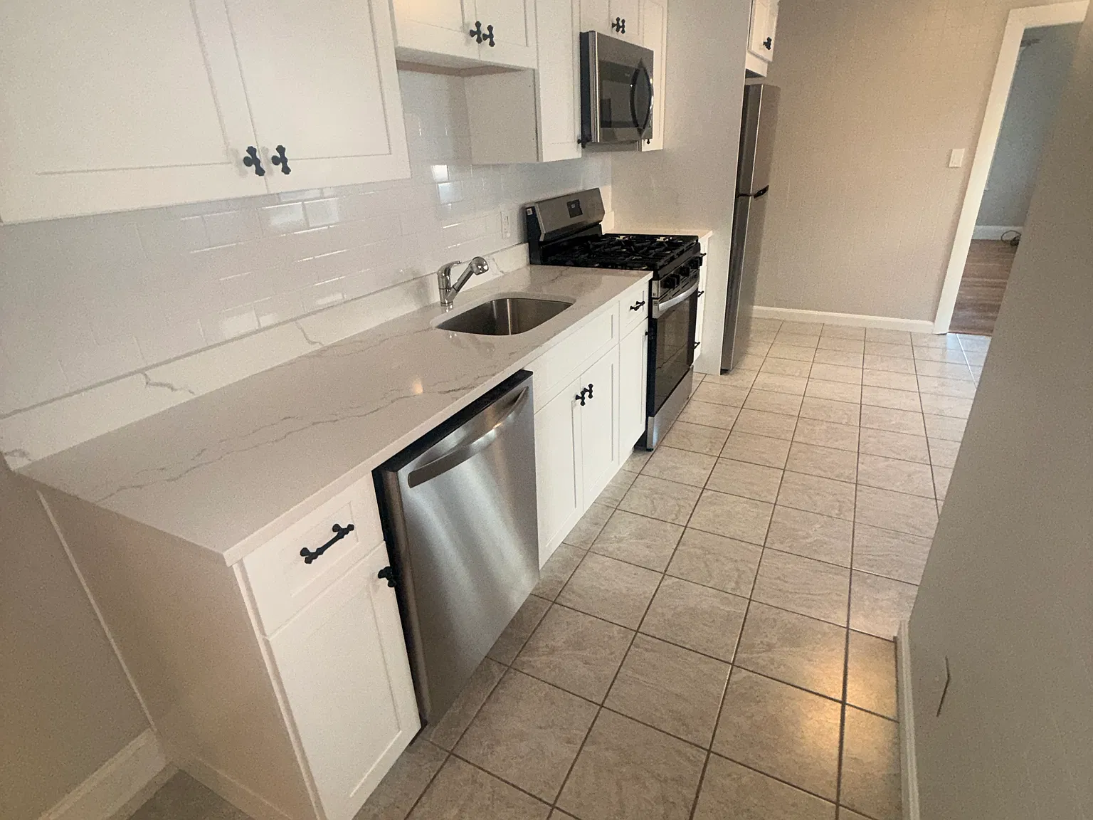 1 bed, 700 sqft, $1,995 — Photo 2