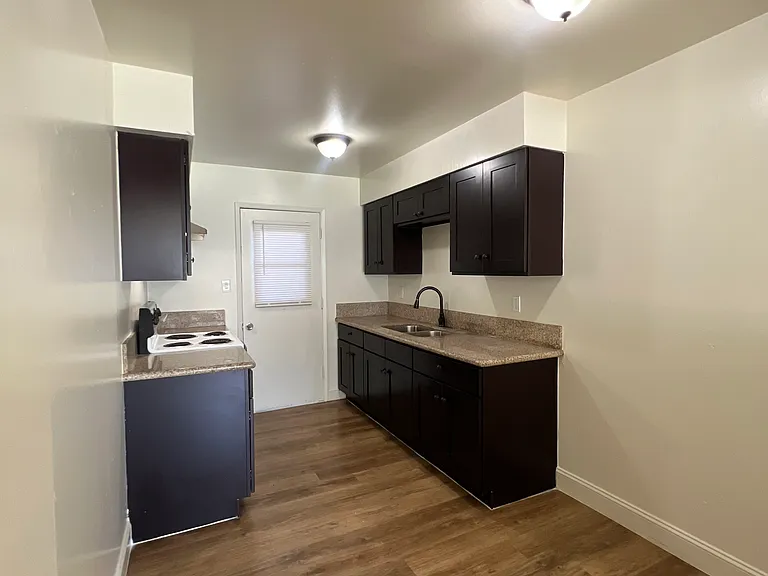 502 Pine St #C — Photo 5