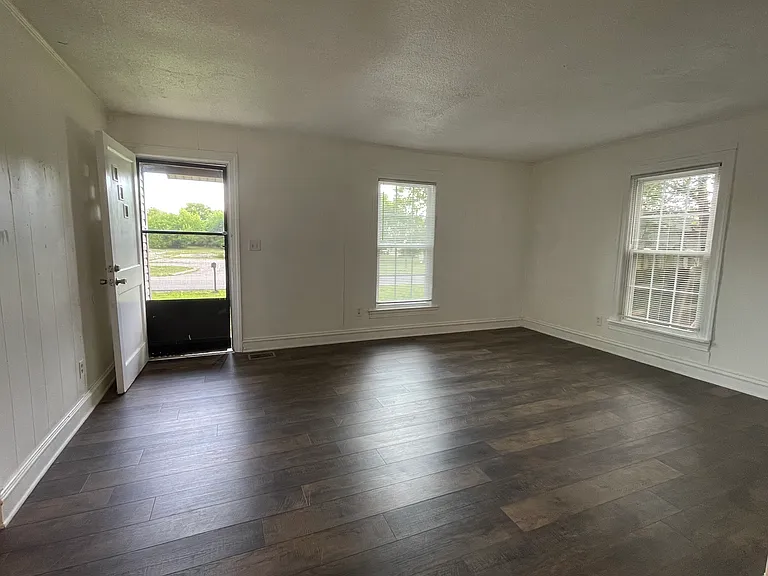 203 Sycamore St — Photo 8
