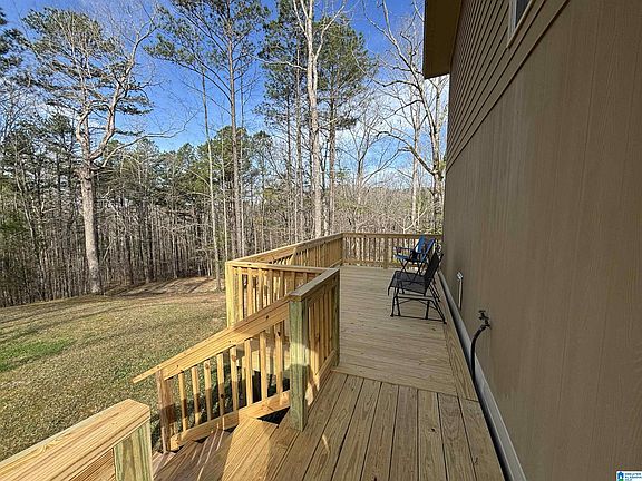 5th image of 930 Isbell Rd